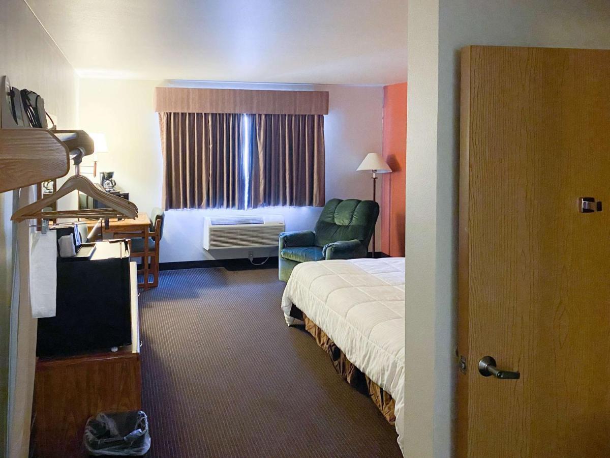 Motel 6 Norway Mi Εξωτερικό φωτογραφία