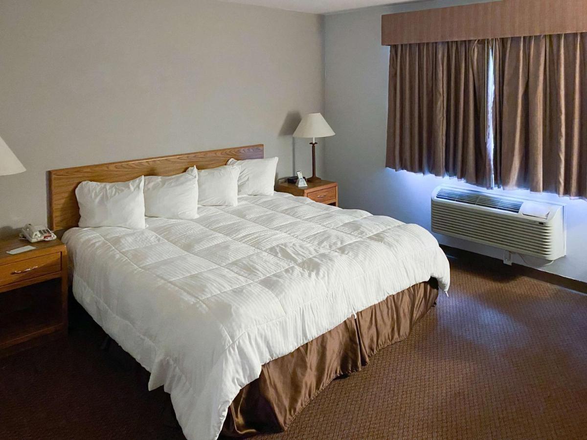 Motel 6 Norway Mi Εξωτερικό φωτογραφία