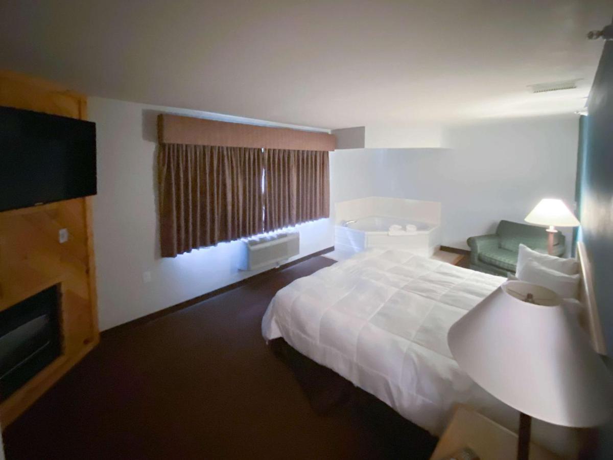 Motel 6 Norway Mi Εξωτερικό φωτογραφία