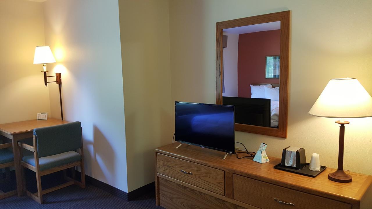 Motel 6 Norway Mi Εξωτερικό φωτογραφία