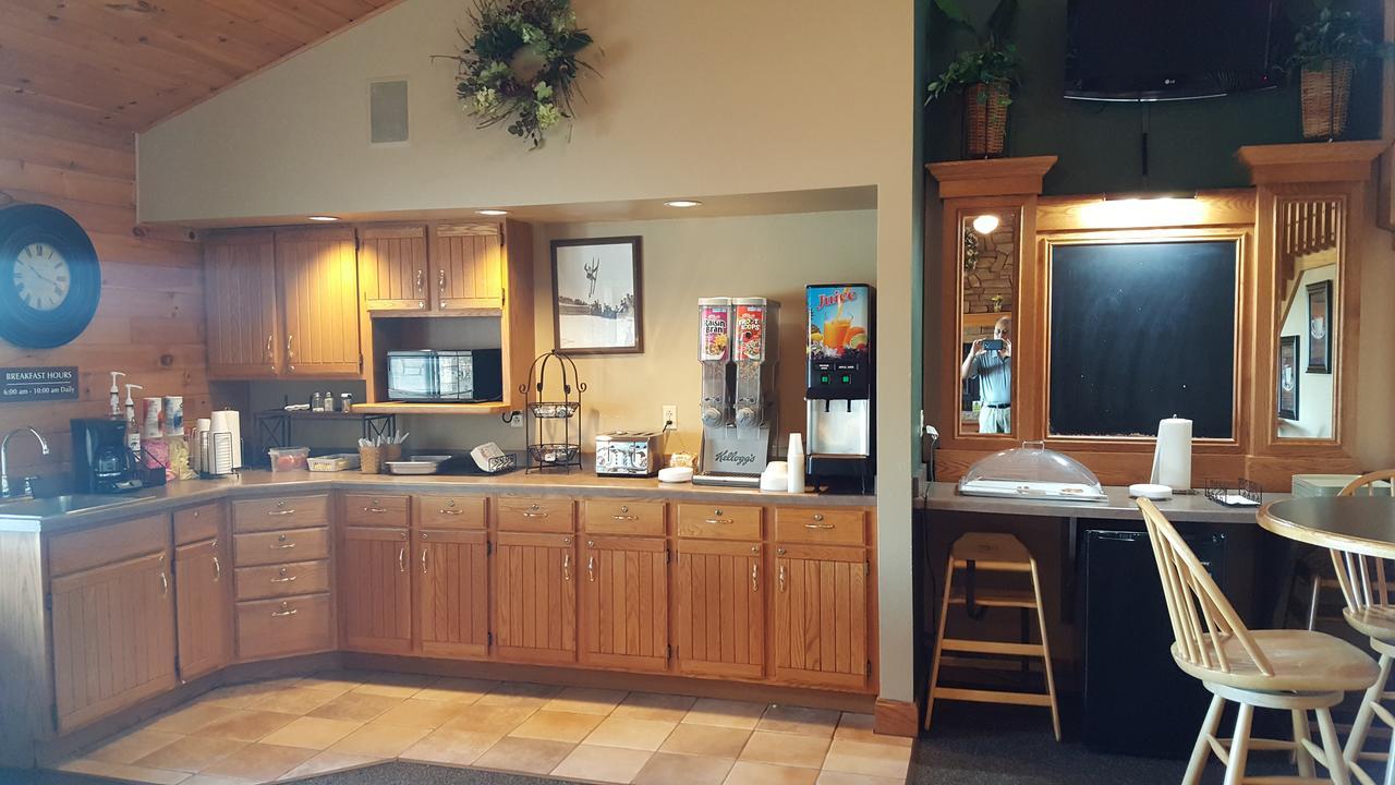 Motel 6 Norway Mi Εξωτερικό φωτογραφία